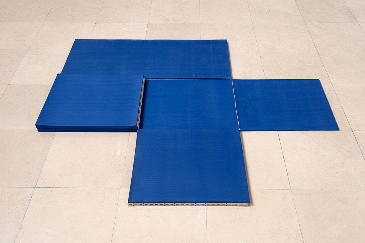 Elsa Werth, ‘Potentiellement hors d’atteinte’, 2013, tapis de sol en mousse polyurethane, charnieres en metal dimensions variables3.jpg
